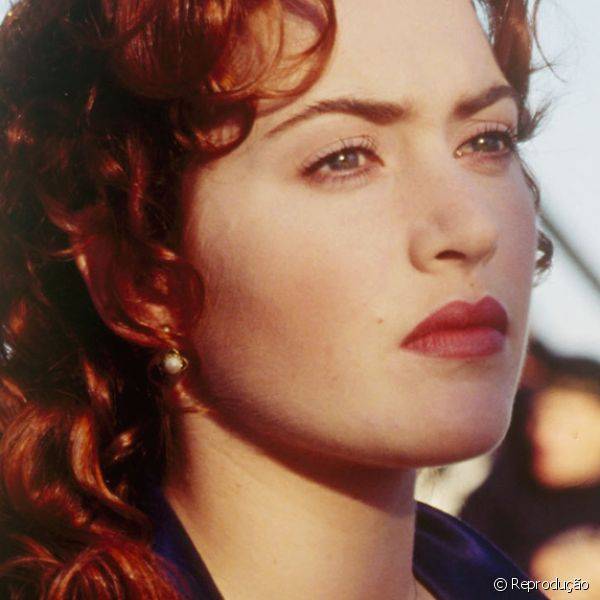 Titanic foi um sucesso dos anos 1990 e Kate Winslet interpretou o papel principal como Rose DeWitt Bukater. Em sua maquiagem, a sombra marrom era passada rente aos c?lios da p?lpebra inferior para dar defini??o ao olhar